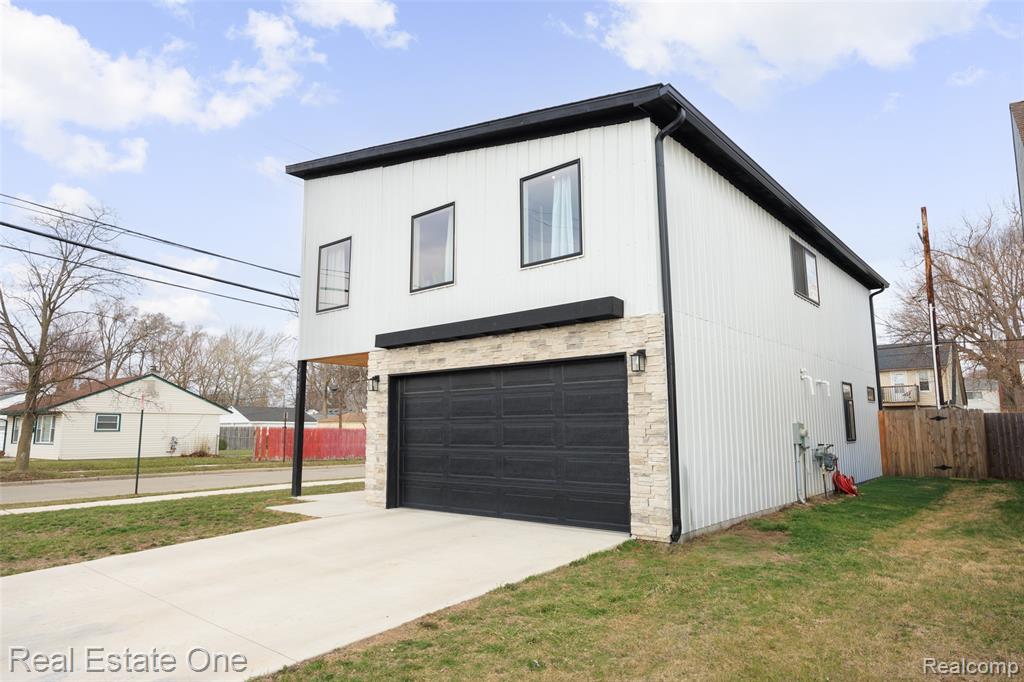 1705 E Meyers Avenue, Hazel Park, MI 48030 — Photo 28