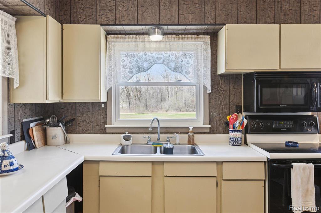 8023 Bray Road, Vassar, MI 48768 — Photo 11