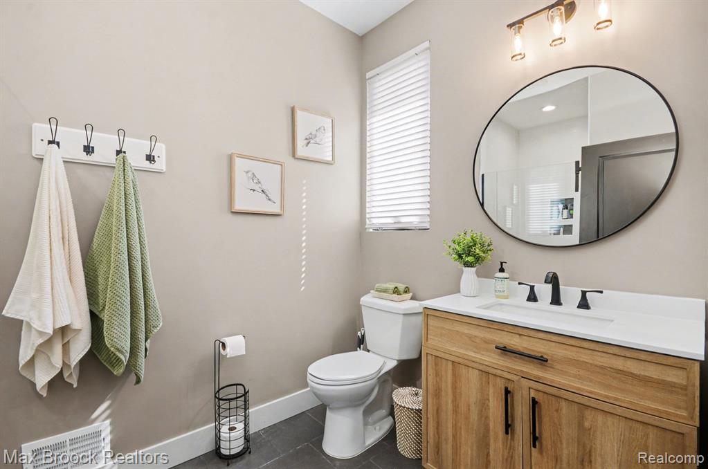 668 Pinery Boulevard, Lake Orion, MI 48362 — Photo 35