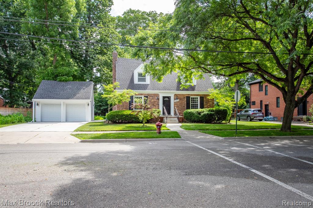 25830 Berkley Avenue, Huntington Woods, MI — Photo 53