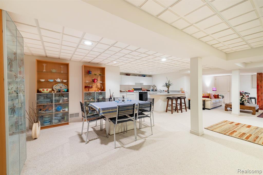 4599 RAVINE Drive, Bloomfield Hills, MI 48301 — Photo 35