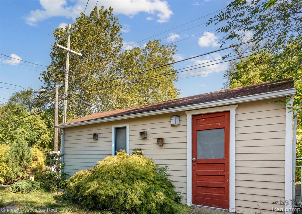 7568 Hazelton Street, Dearborn Heights, MI 48127 — Photo 23