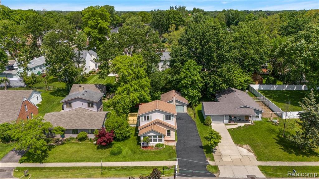 433 CHERRY Drive, Troy, MI 48083 — Photo 31