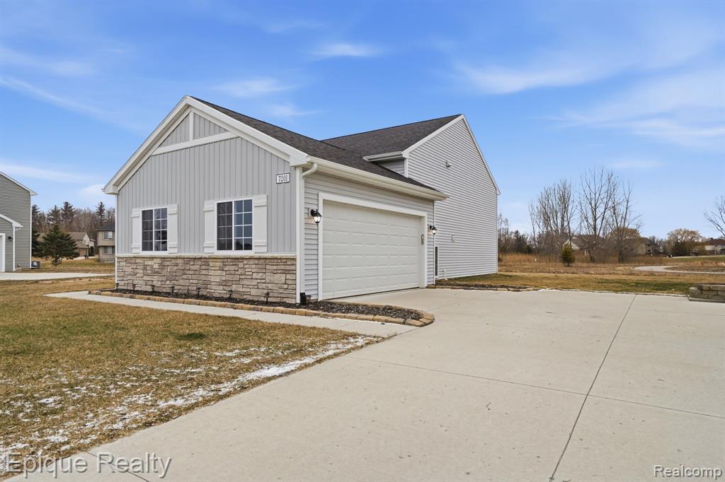 7201 Primrose Lane, Grand Blanc, MI 48439 — Photo 2
