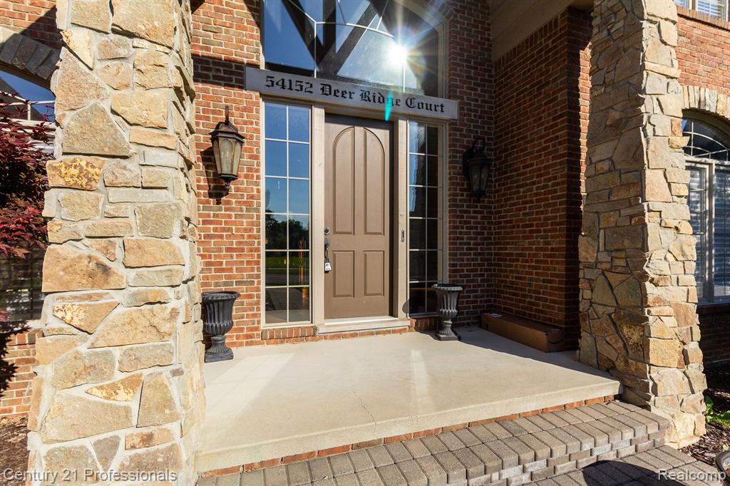 54152 Deer Ridge Court, Rochester, MI 48307 — Photo 6