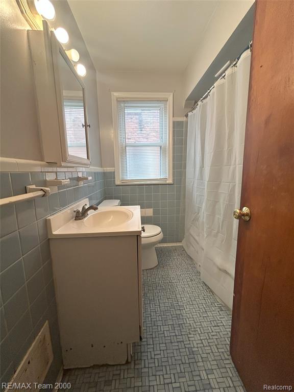 8306 GRAYFIELD Street, Dearborn Heights, MI 48127 — Photo 7