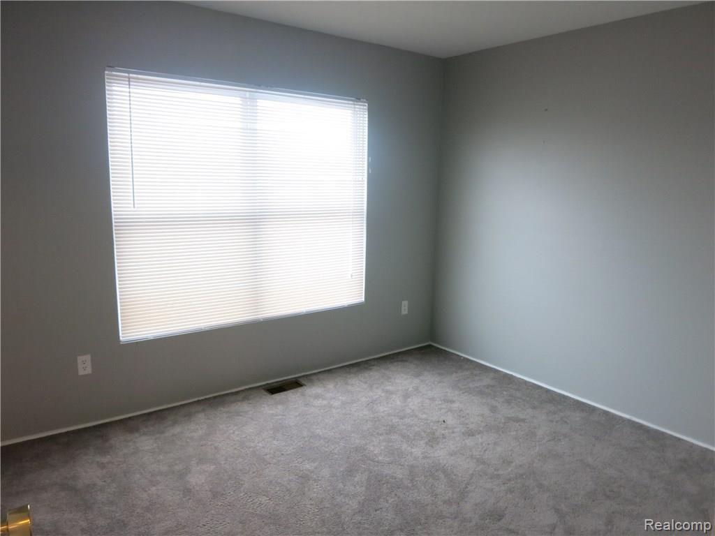 23390 GRAYSON, Southfield, MI 48075 — Photo 20