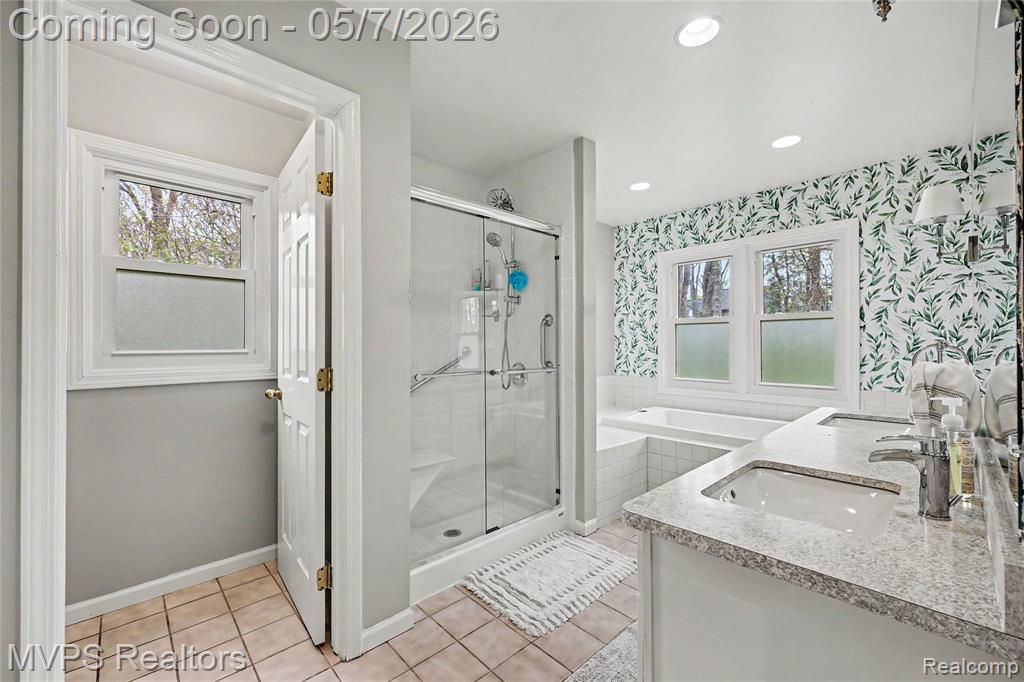 936 Wildbrook Lane, Lake Orion, MI 48362 — Photo 23
