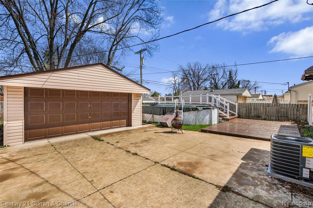 9025 Weddel Street, Taylor, MI 48180 — Photo 32