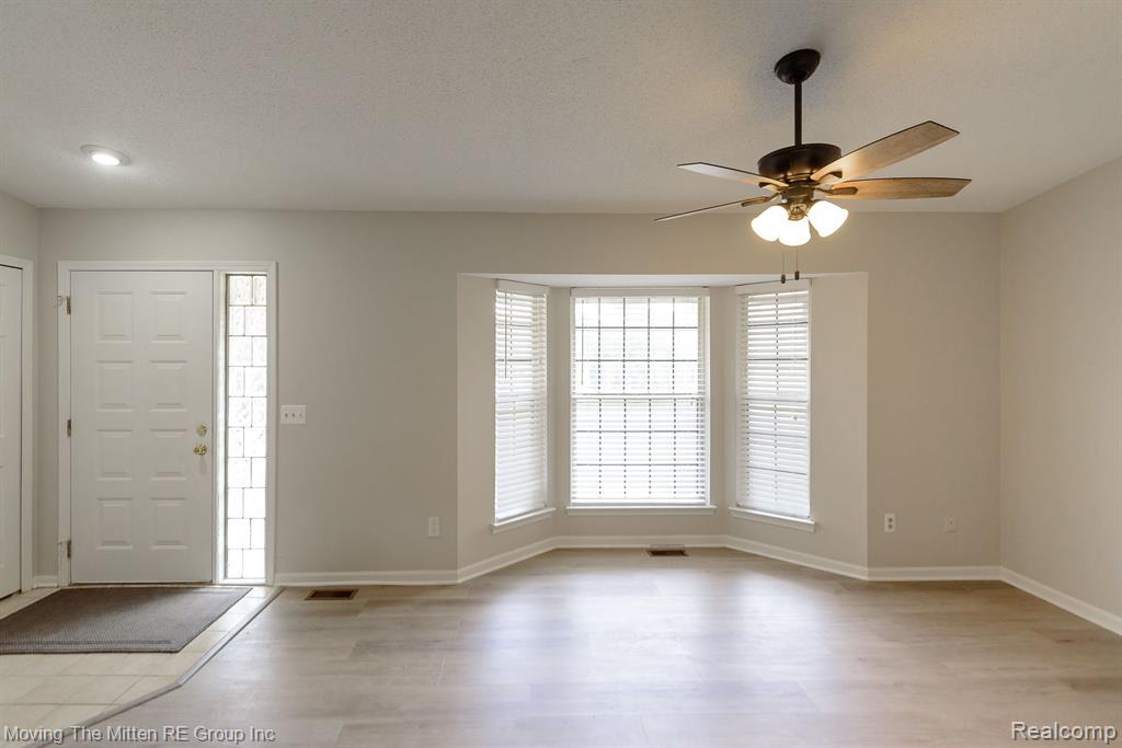 38610 BRANDMILL, Farmington Hills, MI 48331 — Photo 4
