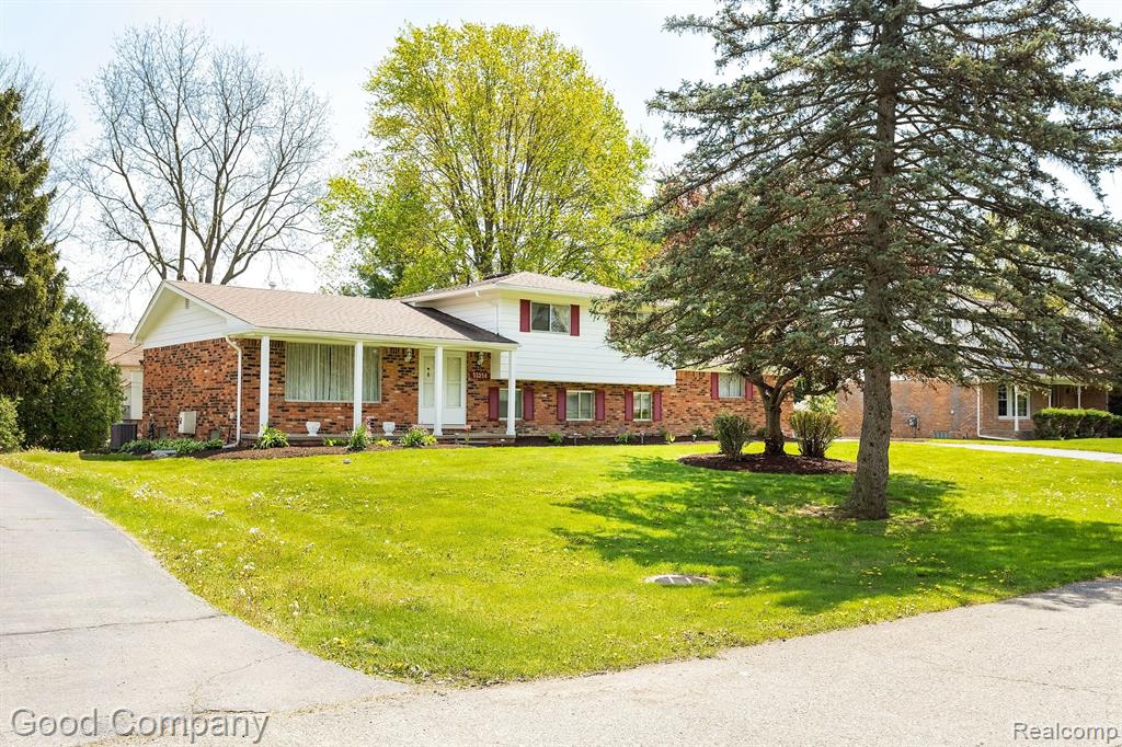 53258 BANCROFT Drive, Shelby Twp, MI 48316 — Photo 40