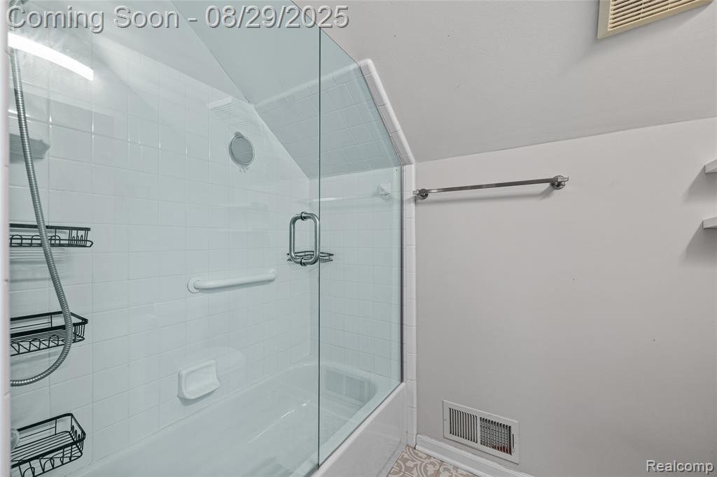712 S Minerva Avenue, Royal Oak, MI 48067 — Photo 17