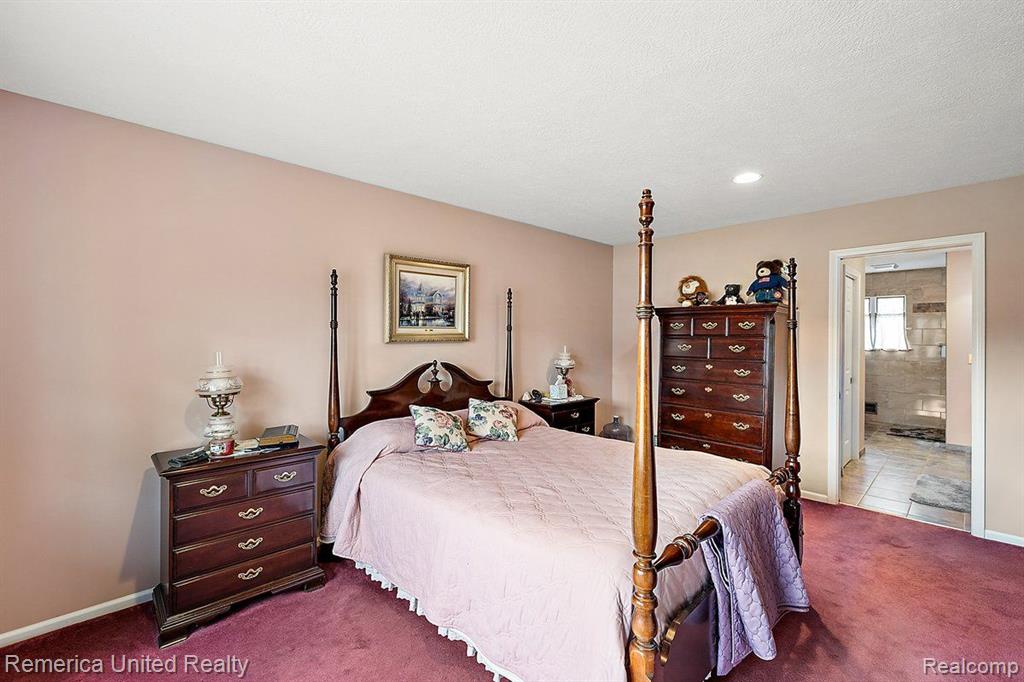 686 W CALEDONIA Street, Howell, MI 48843 — Photo 48
