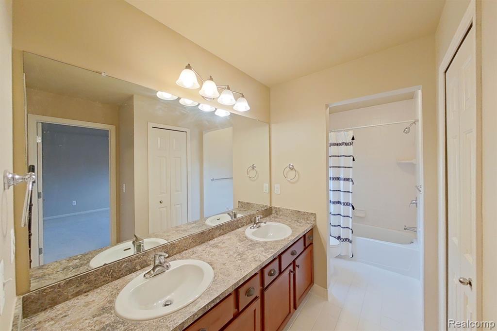 50610 HAWTHORNE Court, Northville, MI 48168 — Photo 38