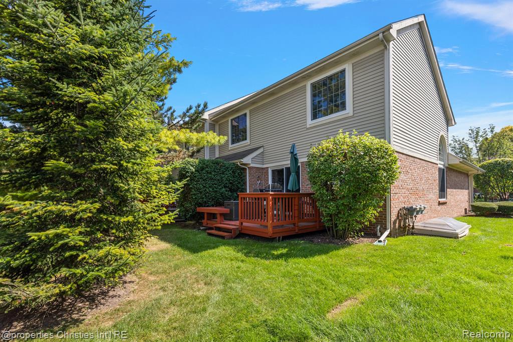 301 JAMES Circle, Royal Oak, MI 48067 — Photo 33