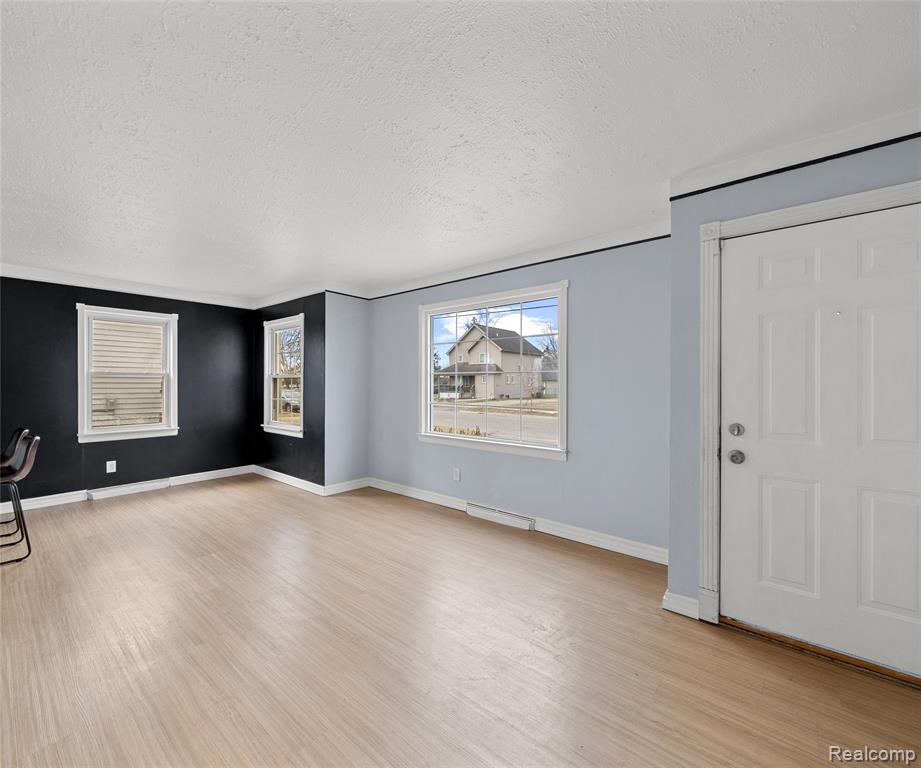 8916 Deering Street, Livonia, MI 48150 — Photo 5