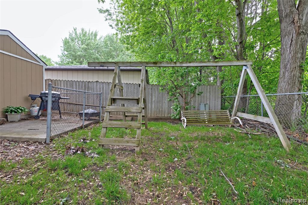 42428 Greenbrier Lane, Clinton Twp, MI 48038 — Photo 51
