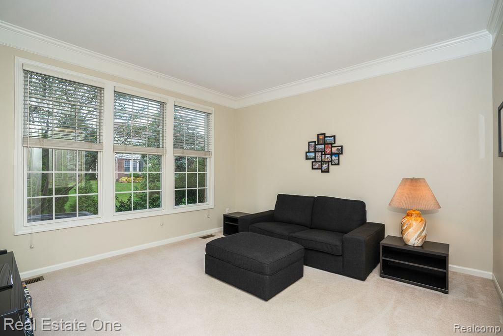 961 HOLLOW CORNERS, Rochester, MI 48307 — Photo 23