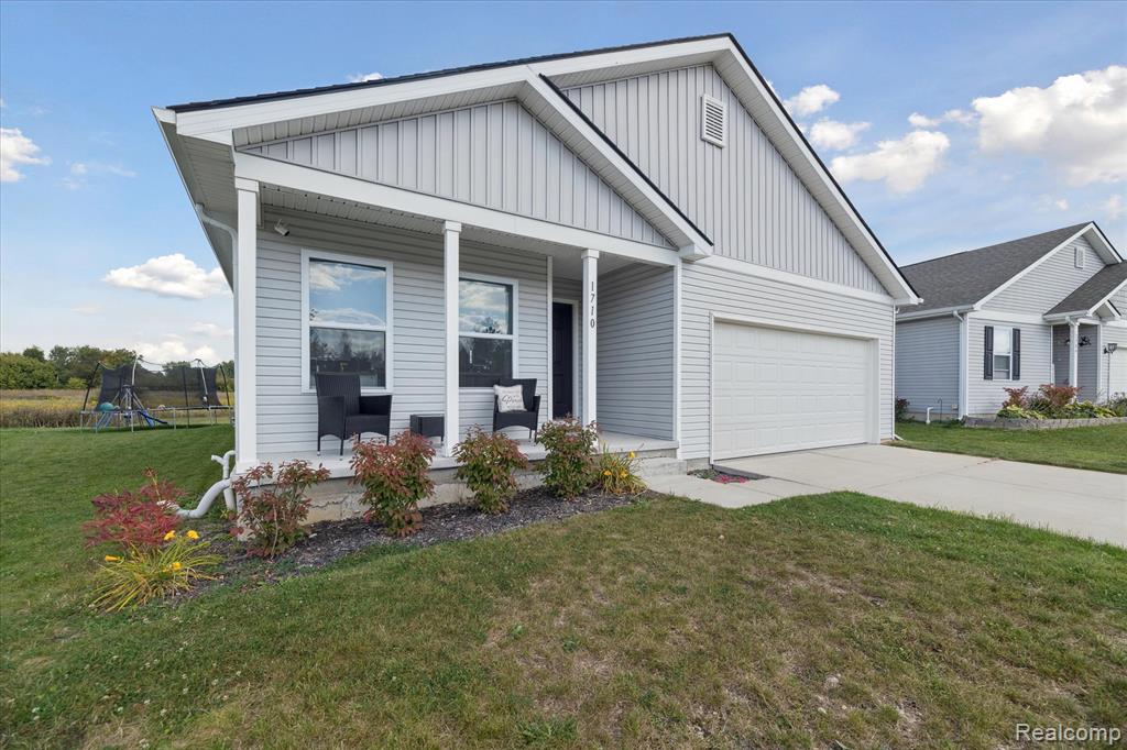 1710 Woodbridge Park Avenue, Lapeer, MI 48446 — Photo 3