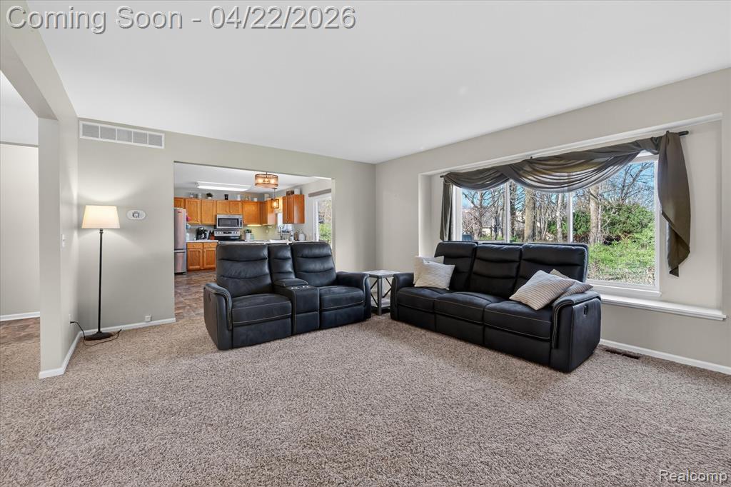 410 Bent Oak Street, Fenton, MI 48430 — Photo 9