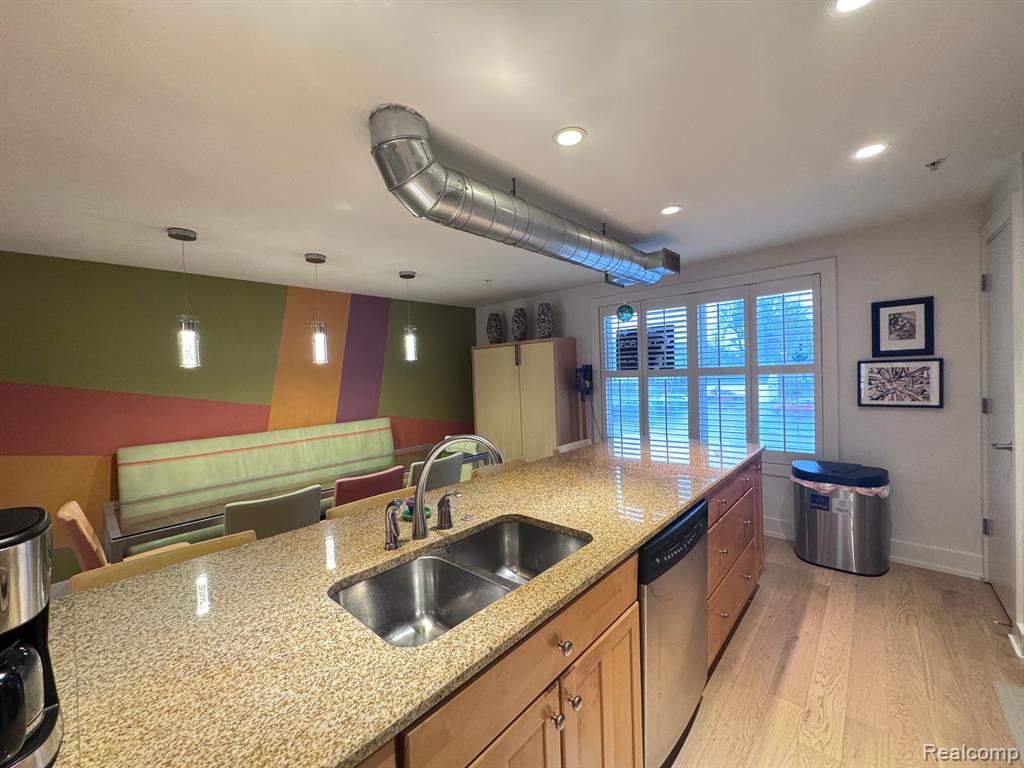 674 W 11 MILE Road, Royal Oak, MI 48067 — Photo 3