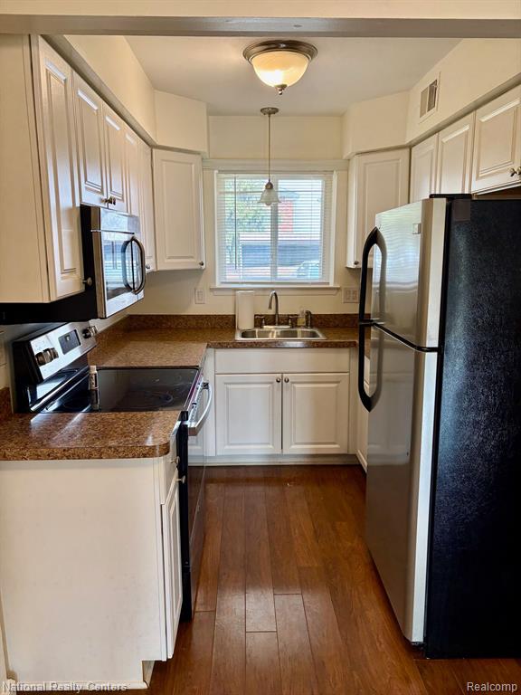42499 PLYMOUTH HOLLOW Drive, 32, Plymouth, MI 48170 — Photo 11