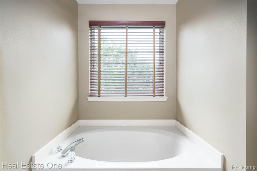 851 Deer Run Lake Road, Holly, MI 48442 — Photo 38