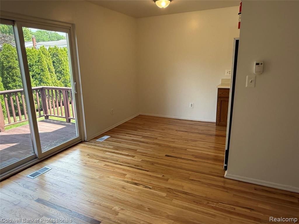 8689 Sterling street, Center Line, MI 48015 — Photo 19
