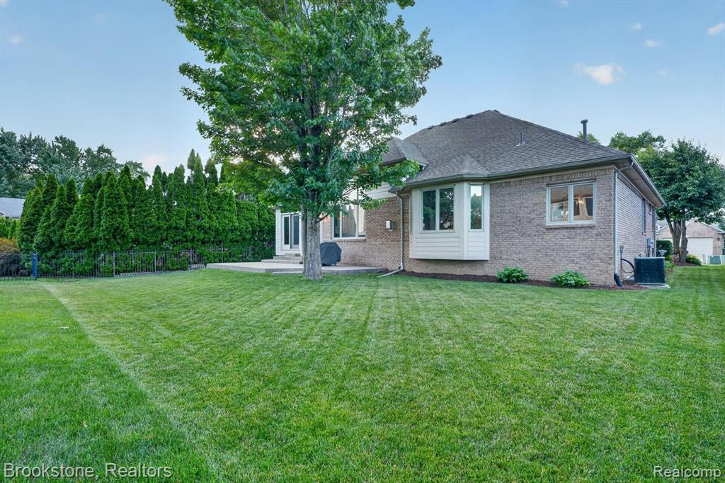47749 Dennis Baert Drive, Macomb, MI 48044 — Photo 44