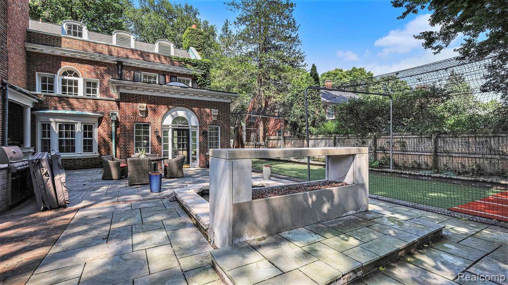 97 TOURAINE Road, Grosse Pointe Farms, MI 48236 — Photo 43