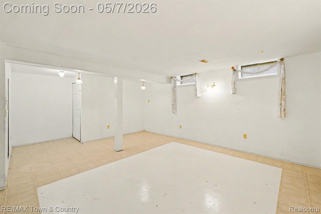 12429 Moceri Drive, Grand Blanc, MI 48439 — Photo 33