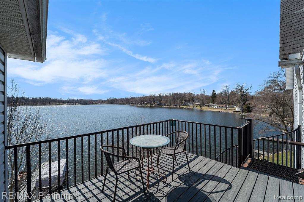 6512 BUCKSHORE Drive, Whitmore Lake, MI 48189 — Photo 36