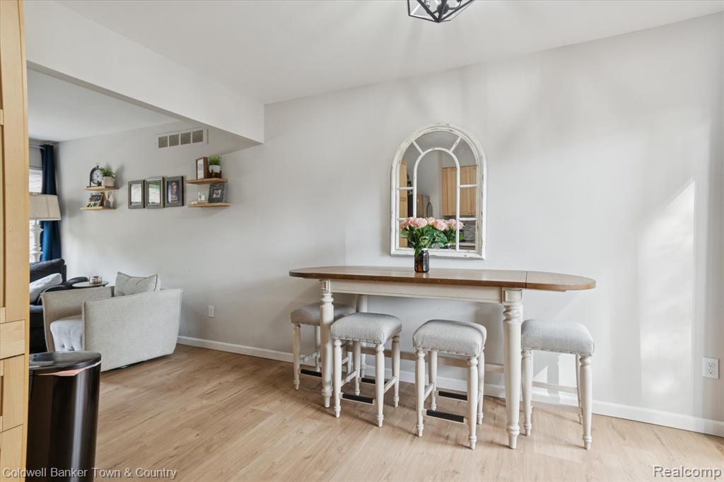 616 Rickett Road, 124, Brighton, MI 48116 — Photo 12