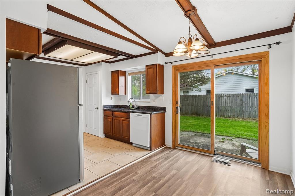 717 Murphy Court, Linden, MI 48451 — Photo 7