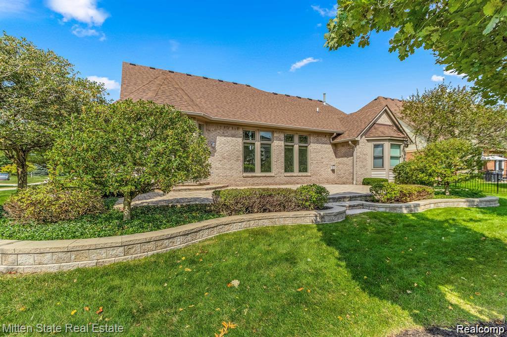 21254 Clayton Drive, Macomb, MI 48044 — Photo 14