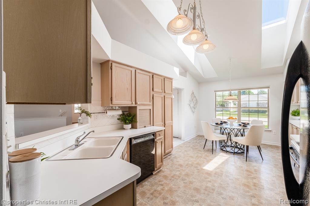 42833 HUNT CLUB Boulevard, Sterling Heights, MI 48314 — Photo 41