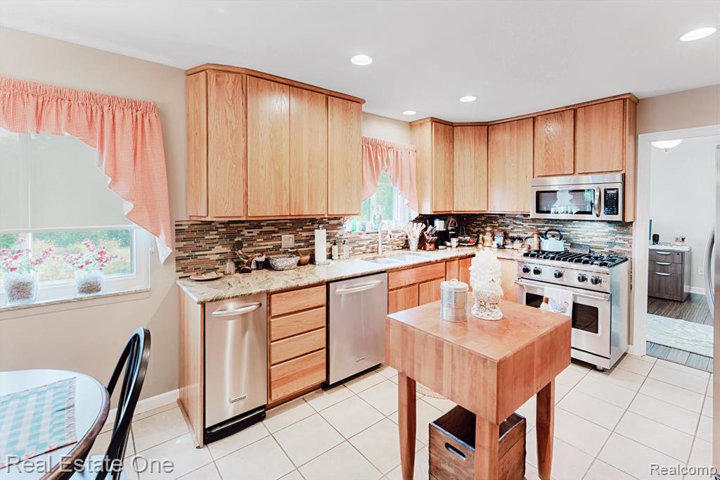 5374 Daniels Drive, Troy, MI 48098 — Photo 12