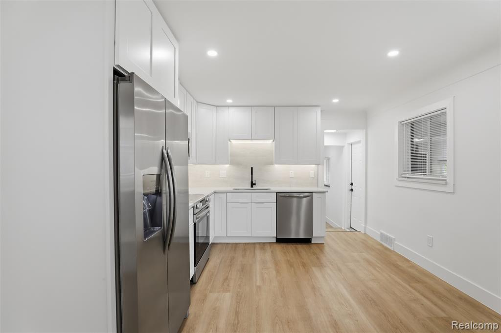 18001 Elizabeth Street, Roseville, MI 48066 — Photo 12