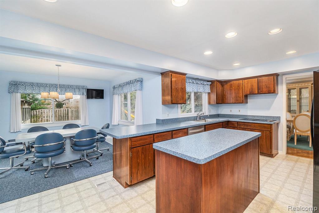 6226 WELLESLEY Drive, West Bloomfield, MI — Photo 5
