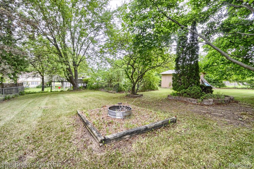 732 E Grand Blanc Road, Grand Blanc, MI 48439 — Photo 30
