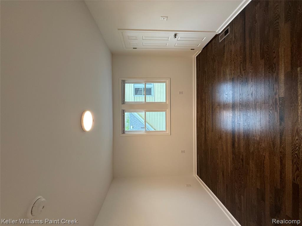 410 E Twelve mile Road, Royal Oak, MI 48073 — Photo 17