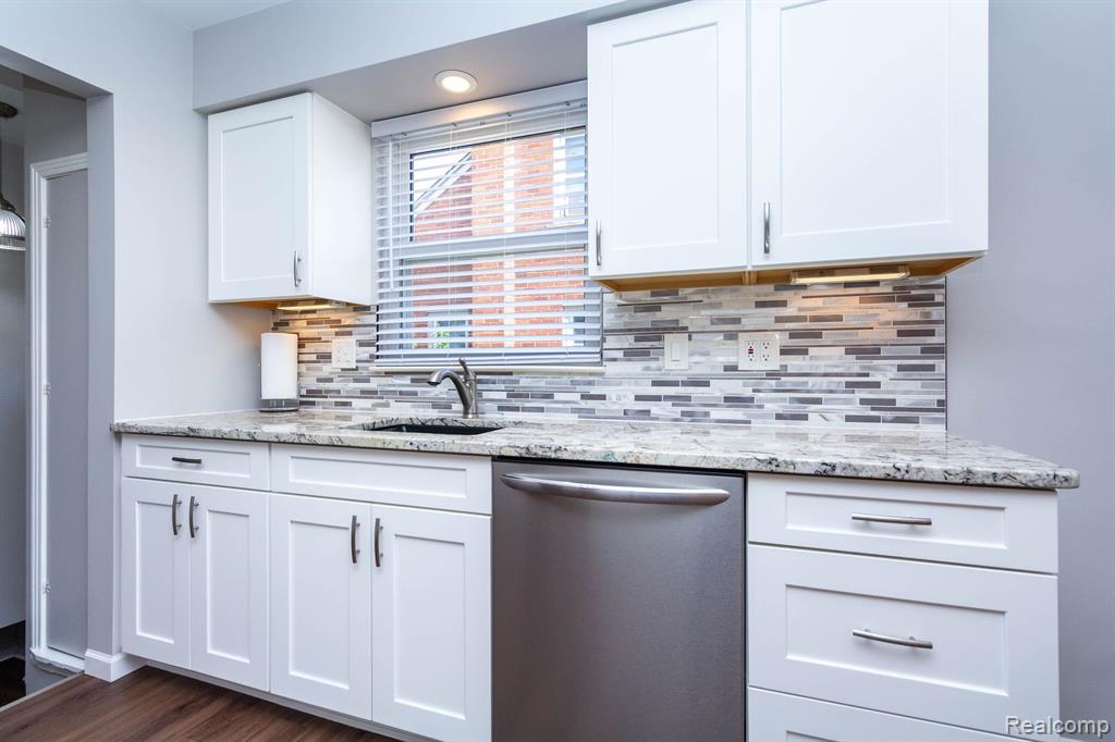 9648 STERLING Avenue, Allen Park, MI 48101 — Photo 12