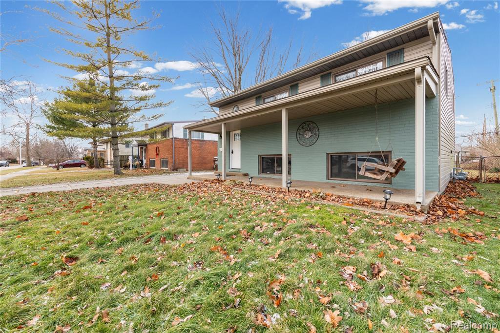 31630 E Ditner Drive, Rockwood, MI — Photo 3