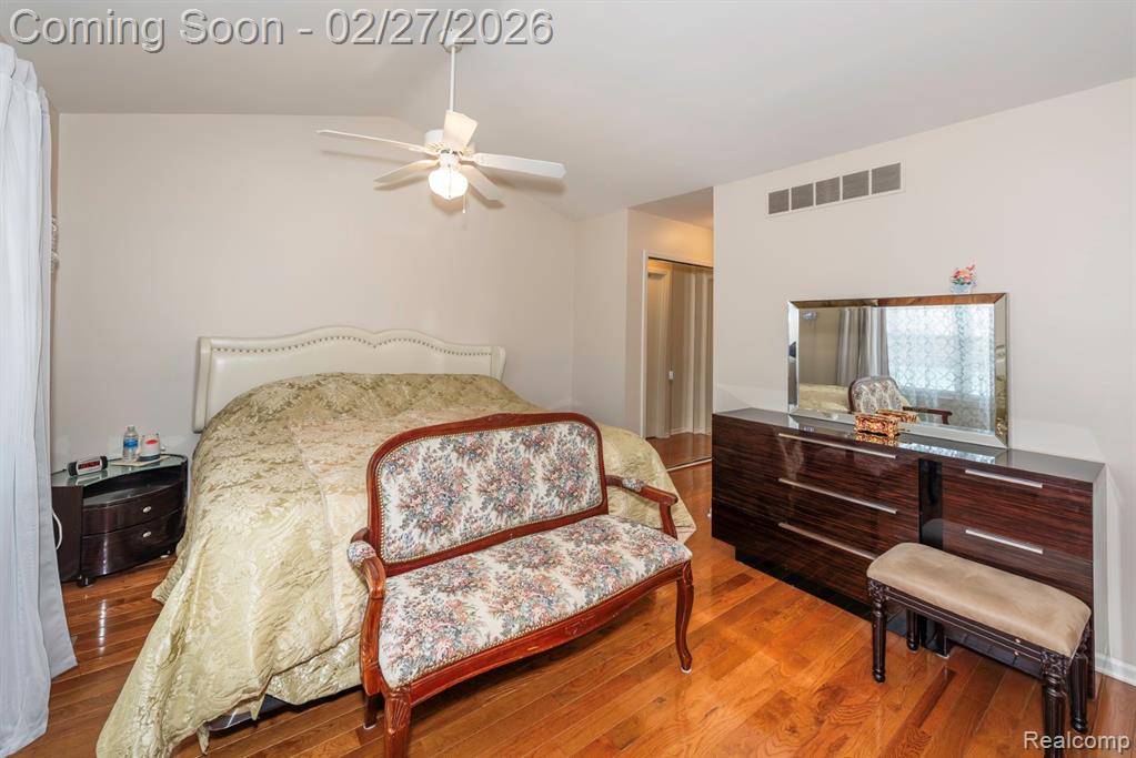8203 Barrington Drive, Ypsilanti, MI 48198 — Photo 12