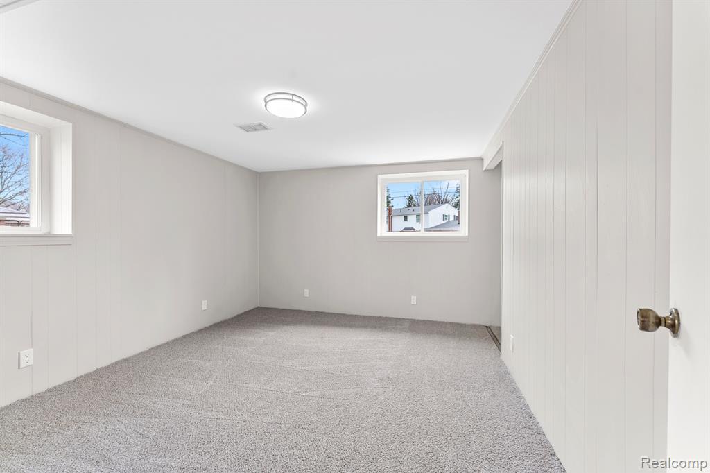 36445 Quakertown Lane, Farmington, MI 48331 — Photo 22