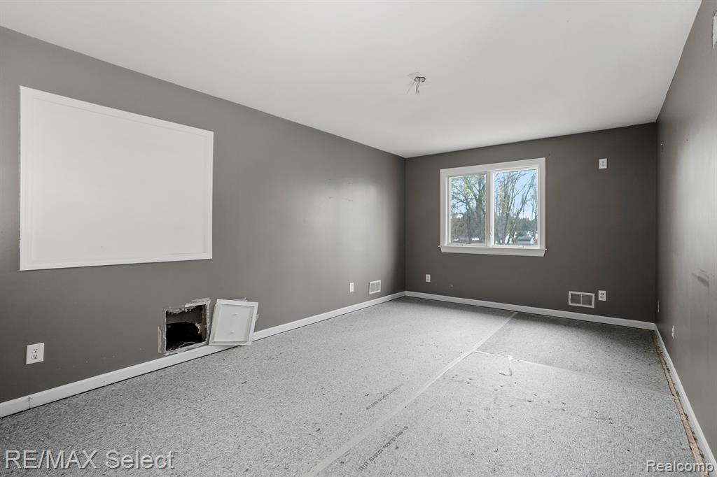 4196 LARK Lane, Flint, MI 48506 — Photo 27