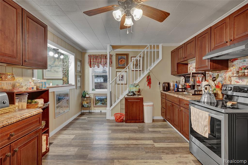 4686 Lakeview Avenue, MI — Photo 3