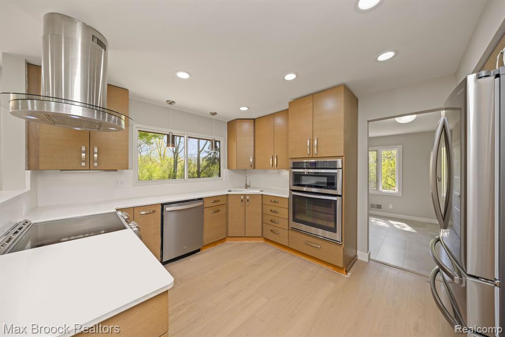 5240 CLARENDON CREST Street, Bloomfield Hills, MI 48302 — Photo 8