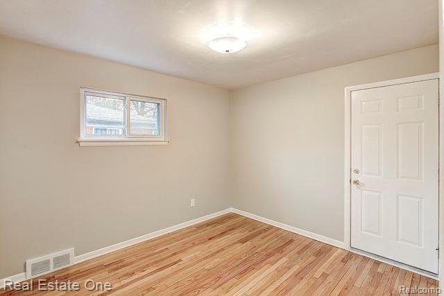 627 BUTTERNUT Avenue, Royal Oak, MI 48073 — Photo 13