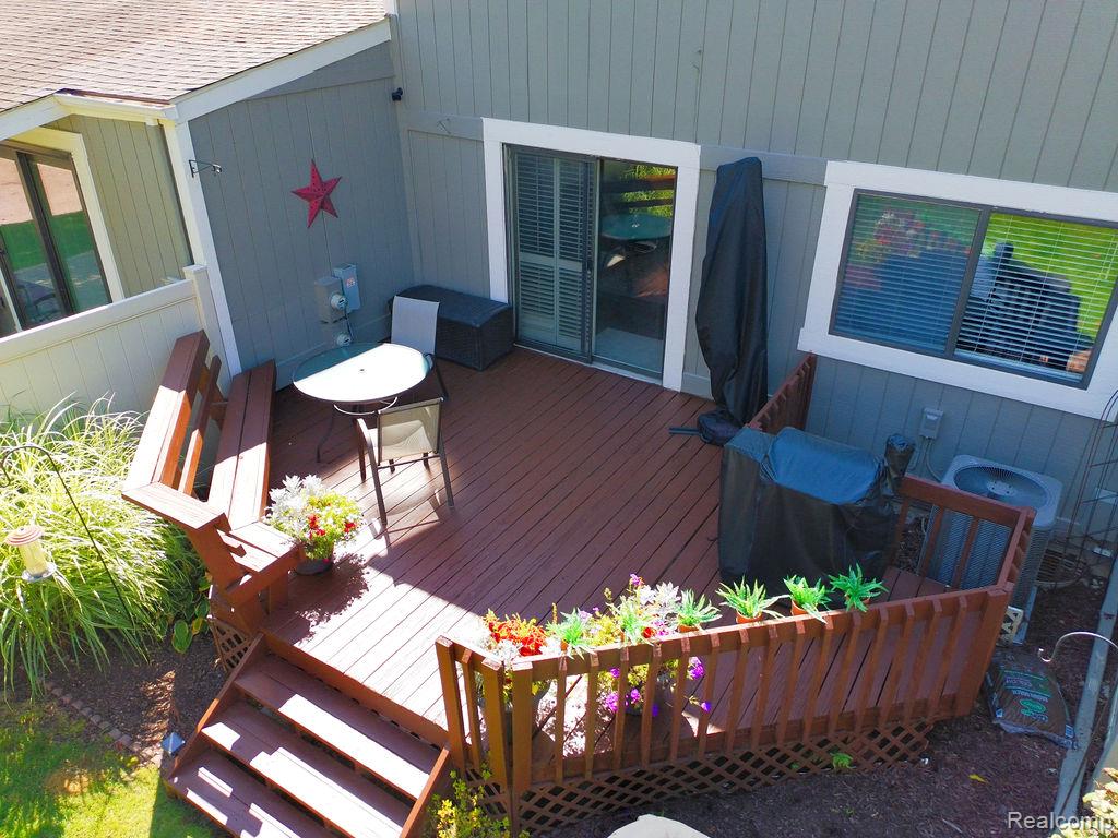 886 Yorktown Court, Northville, MI 48167 — Photo 5